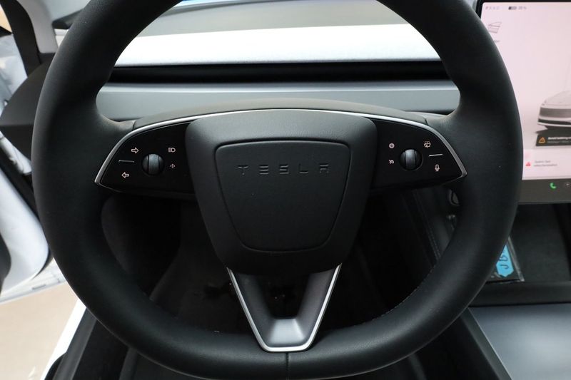 Tesla Model 3 bild 25