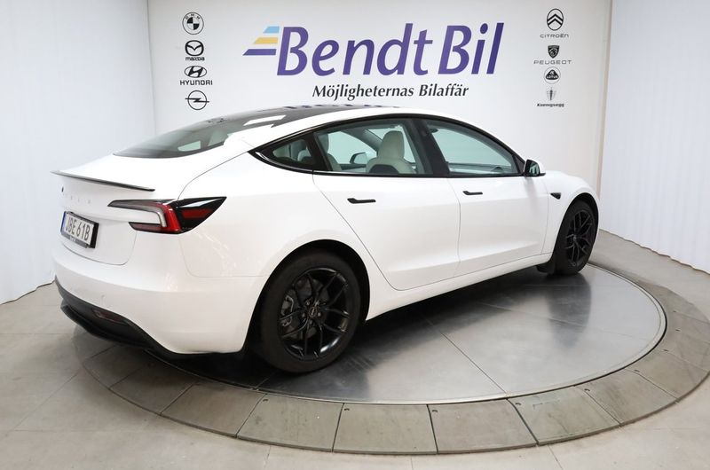 Tesla Model 3 bild 14