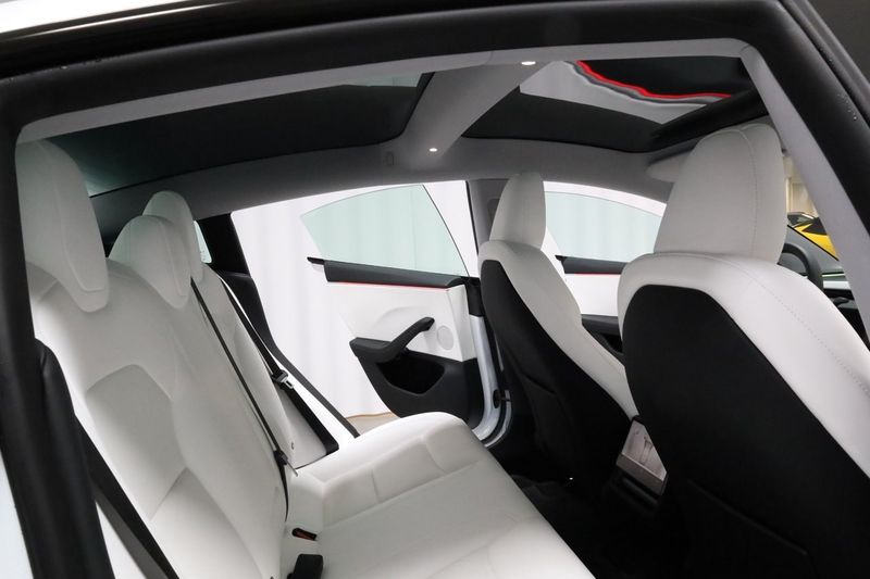 Tesla Model 3 bild 16