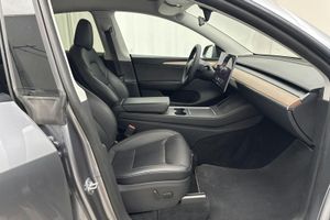 Tesla Model Y bild 7