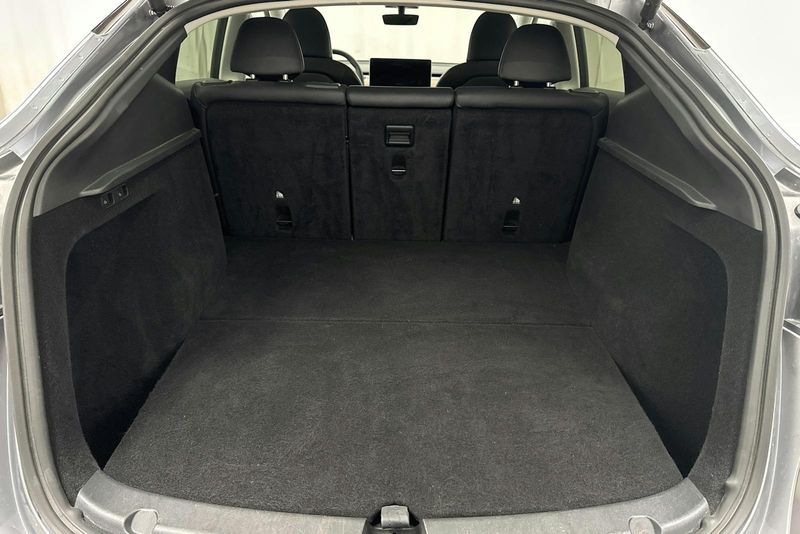Tesla Model Y bild 10