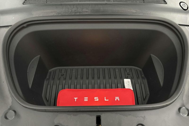 Tesla Model Y bild 9