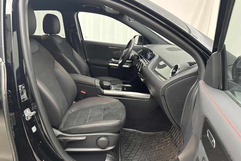 Mercedes GLA250 bild 7