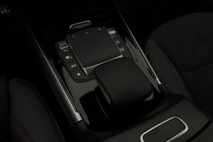 Mercedes GLA250 bild 15
