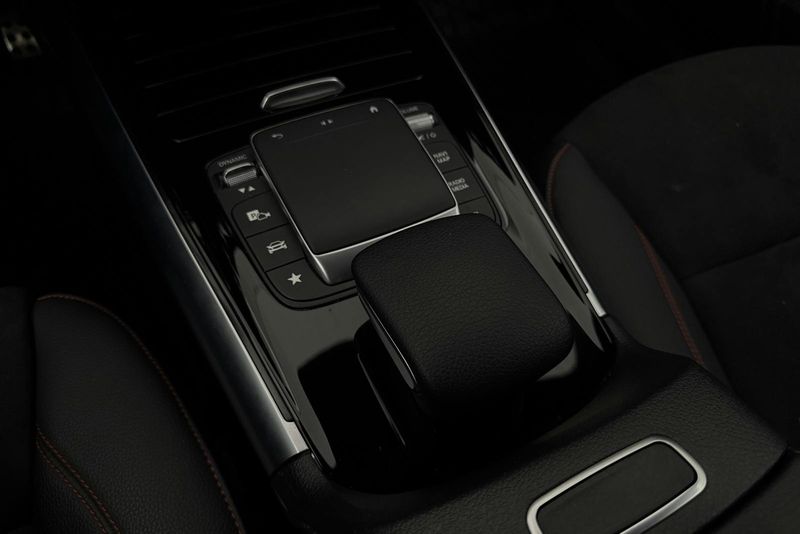 Mercedes GLA250 bild 15