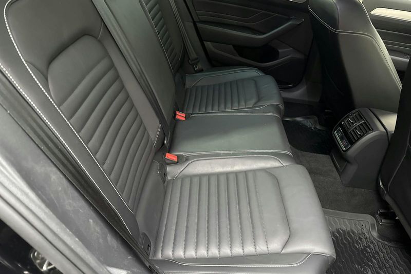Volkswagen Passat bild 8