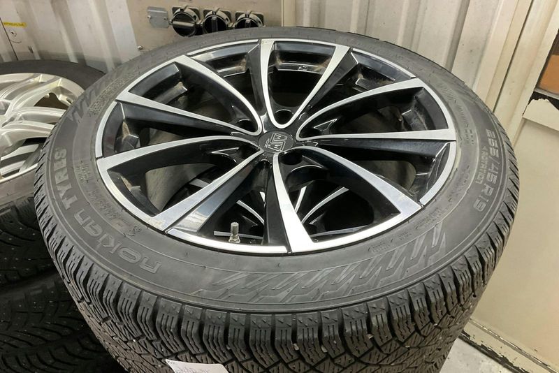 Tesla Model Y bild 16