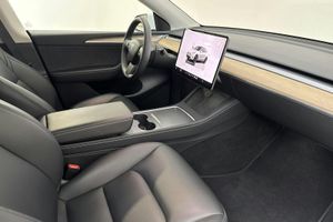 Tesla Model Y bild 7