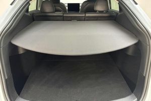 Tesla Model Y bild 9