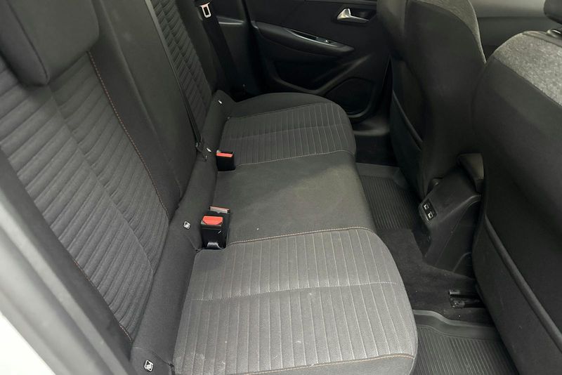 Peugeot 208 bild 8