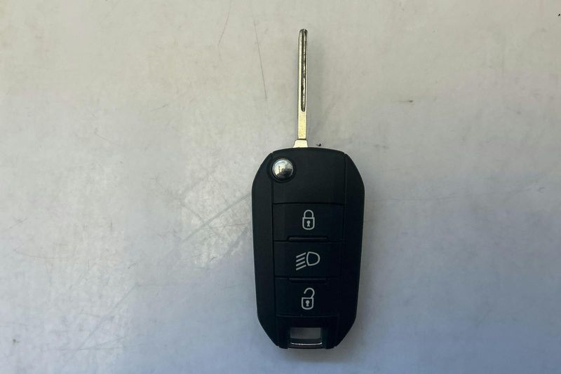Peugeot 208 bild 12