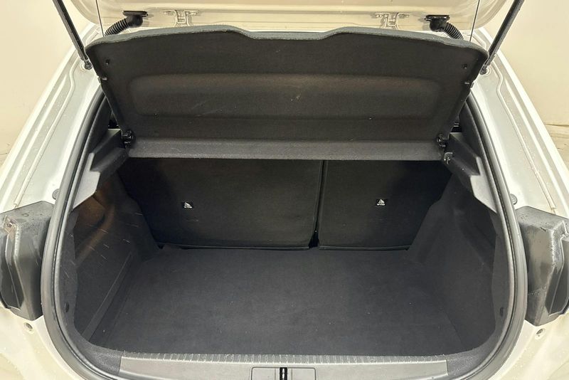 Peugeot 208 bild 9