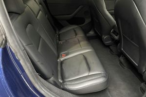 Tesla Model Y bild 8