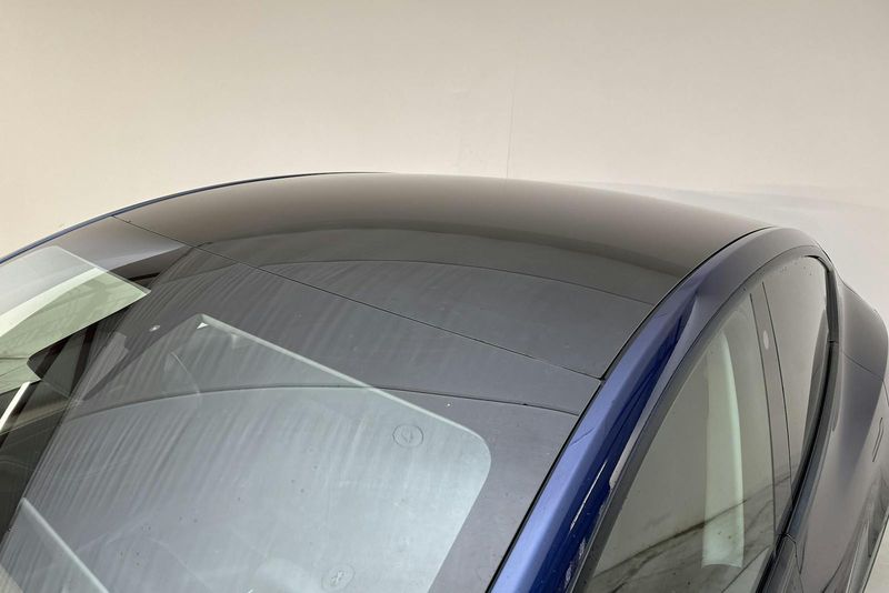 Tesla Model Y bild 15
