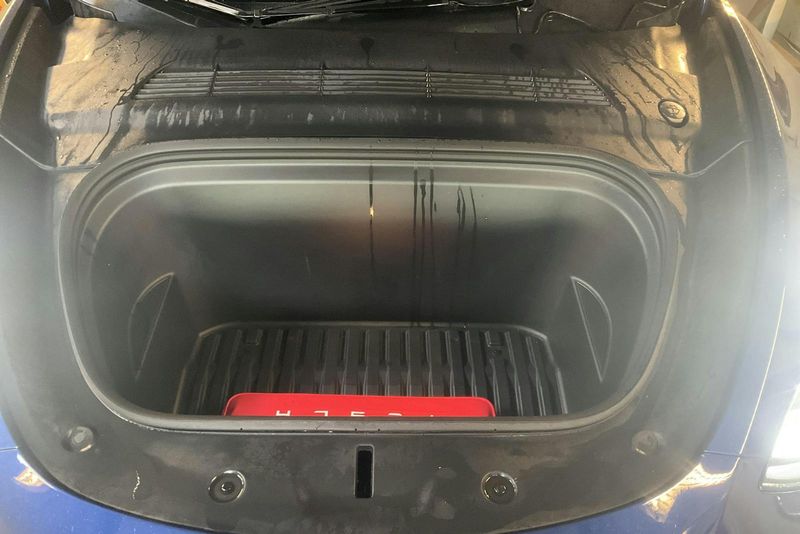 Tesla Model Y bild 10