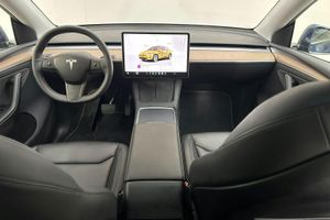 Tesla Model Y bild 6