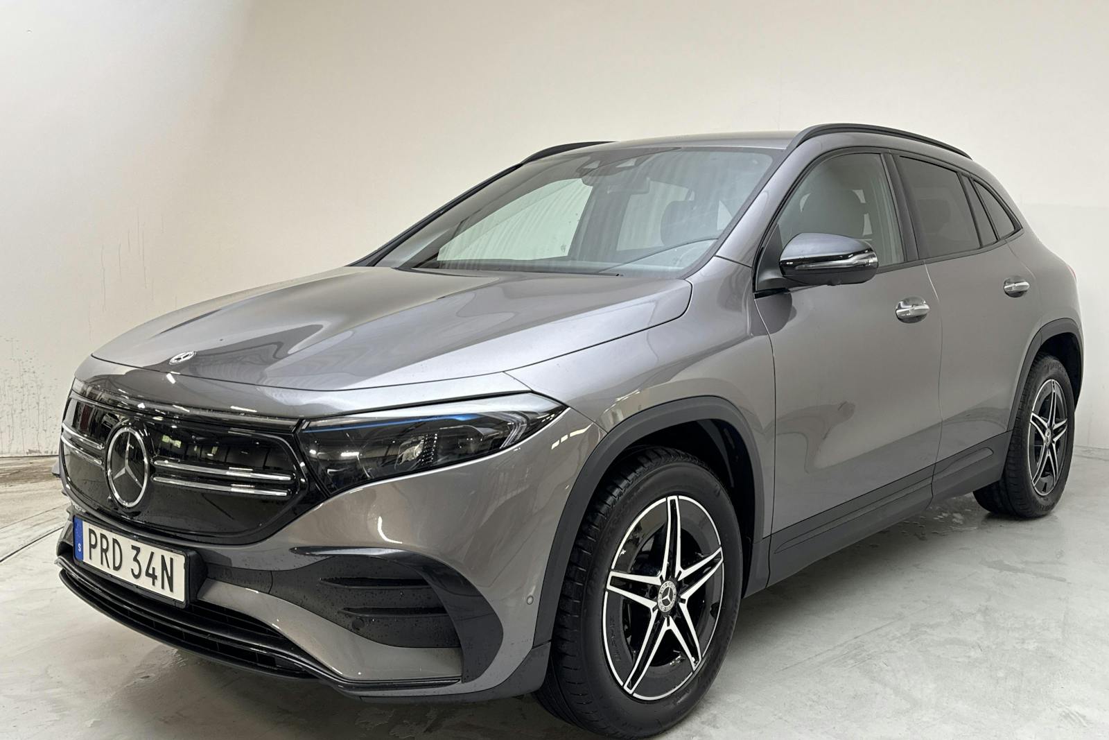Mercedes EQA300