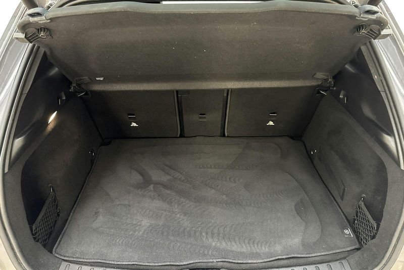 Mercedes EQA300 bild 9