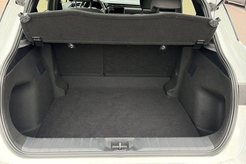 Lexus LBX bild 10