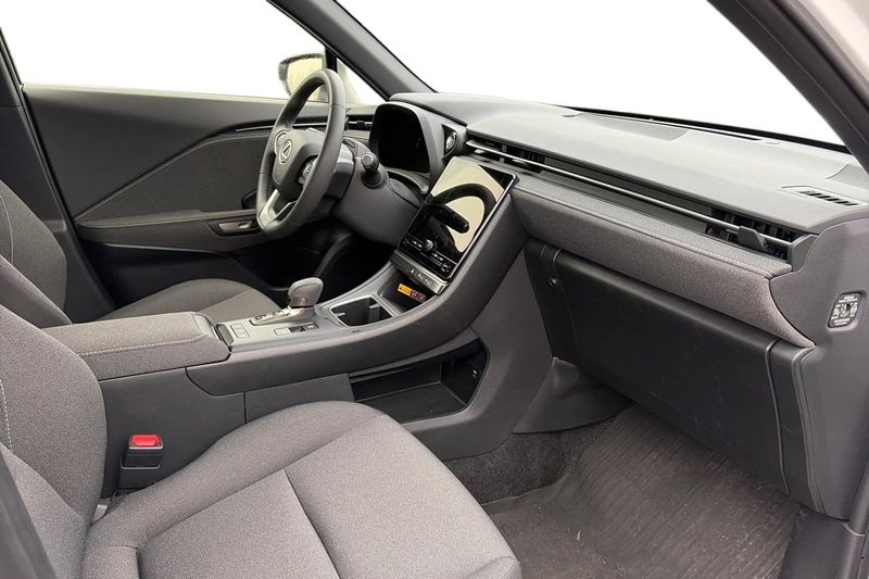 Lexus LBX bild 6