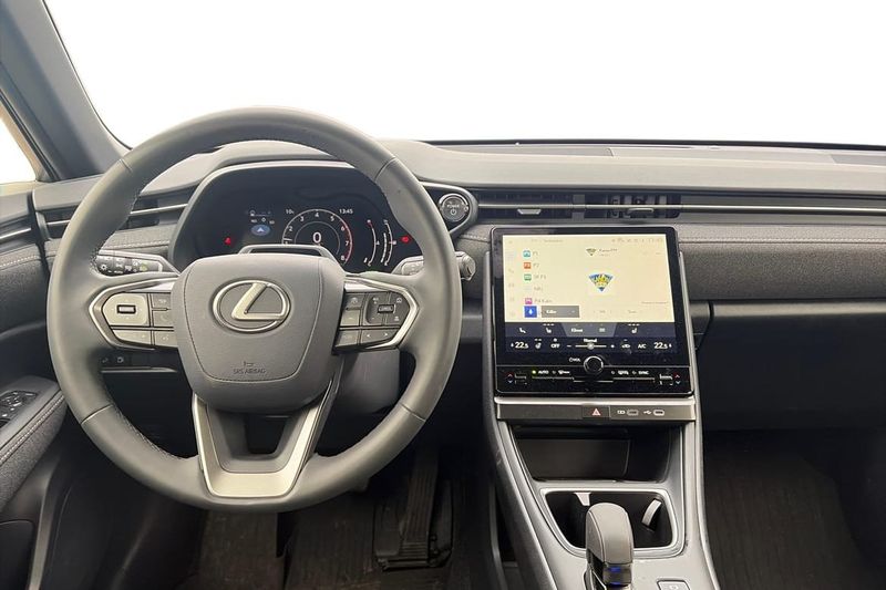 Lexus LBX bild 8