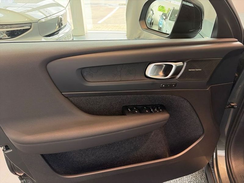 Volvo EX40 bild 10