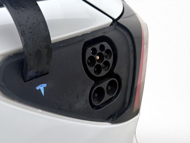 Tesla Model 3 bild 31