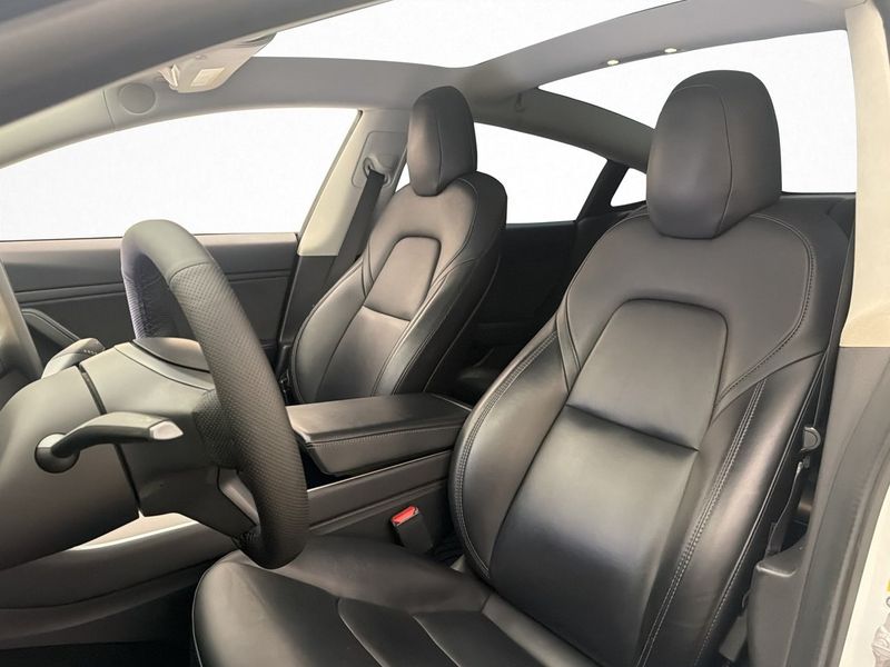Tesla Model 3 bild 13