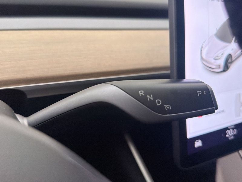 Tesla Model 3 bild 21