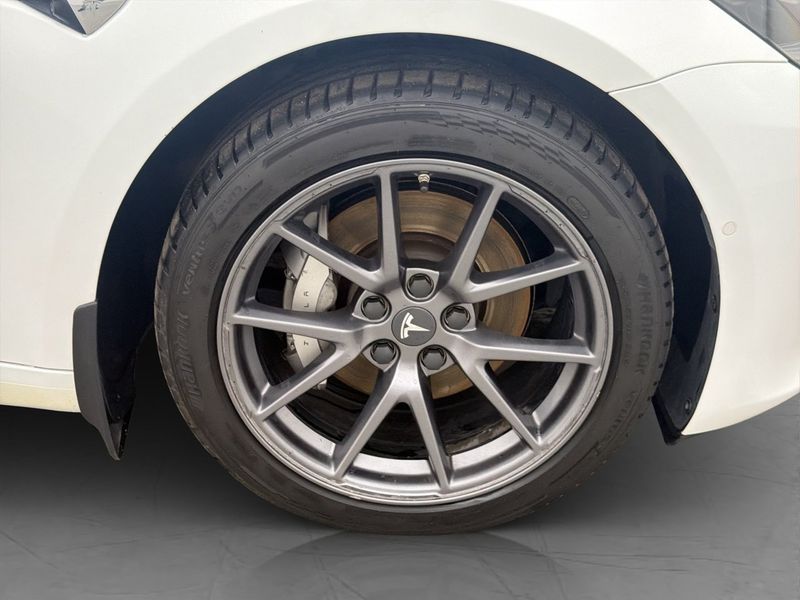 Tesla Model 3 bild 35