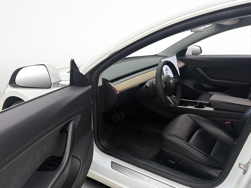 Tesla Model 3 bild 12