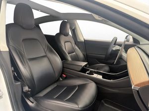 Tesla Model 3 bild 16