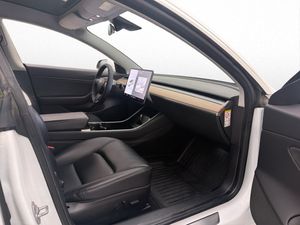 Tesla Model 3 bild 17
