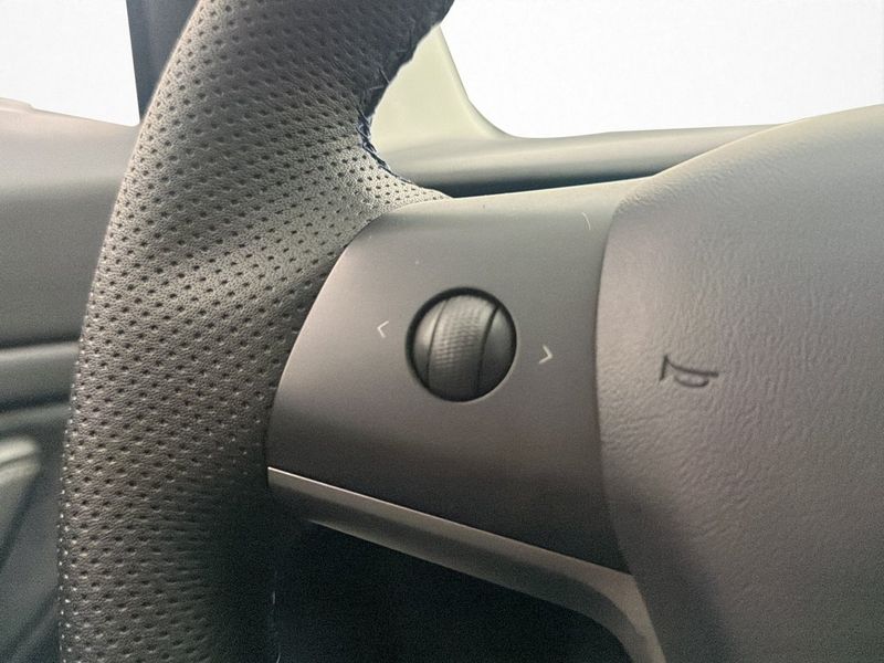 Tesla Model 3 bild 19