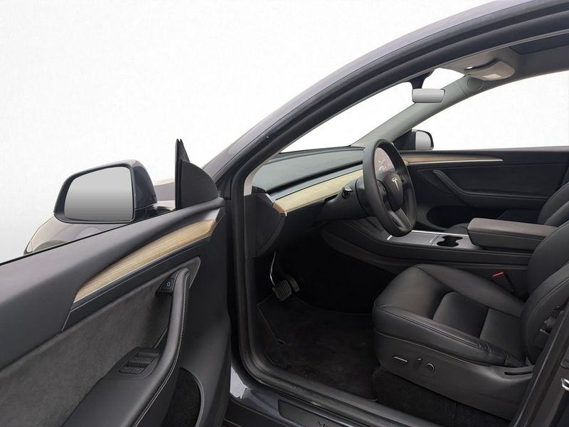 Tesla Model Y bild 12