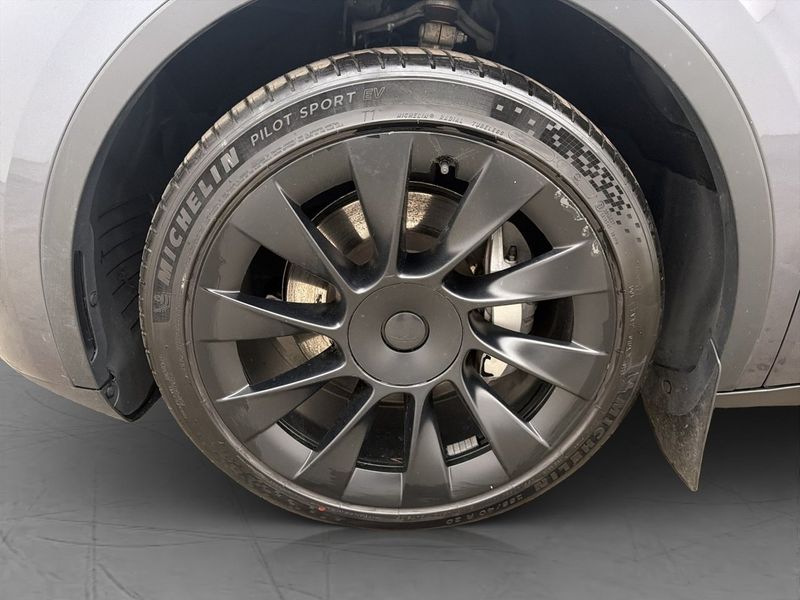 Tesla Model Y bild 33