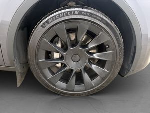 Tesla Model Y bild 36