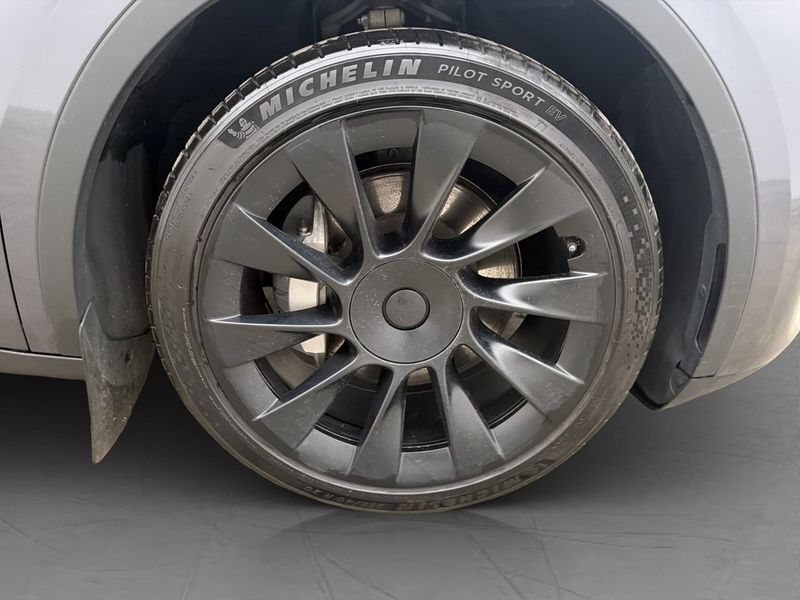 Tesla Model Y bild 36
