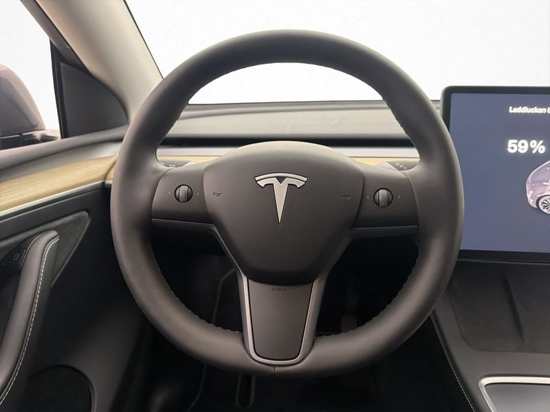 Tesla Model Y bild 15