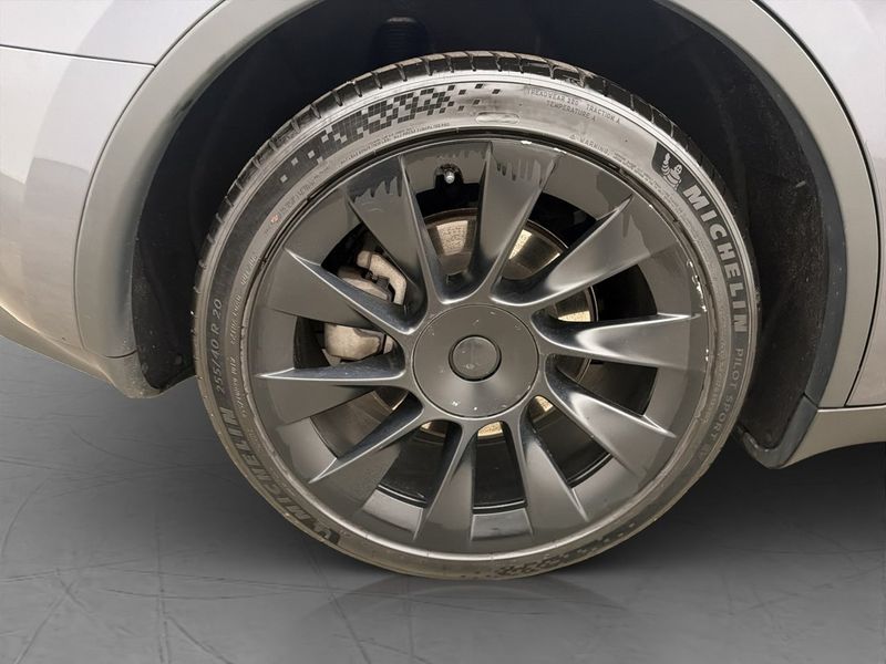 Tesla Model Y bild 35