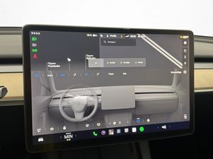 Tesla Model Y bild 24