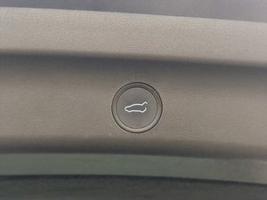 Tesla Model Y bild 31