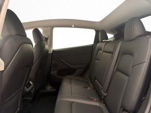 Tesla Model Y bild 18
