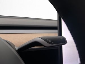 Tesla Model Y bild 21