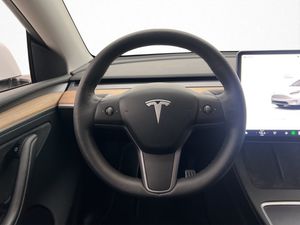 Tesla Model Y bild 14