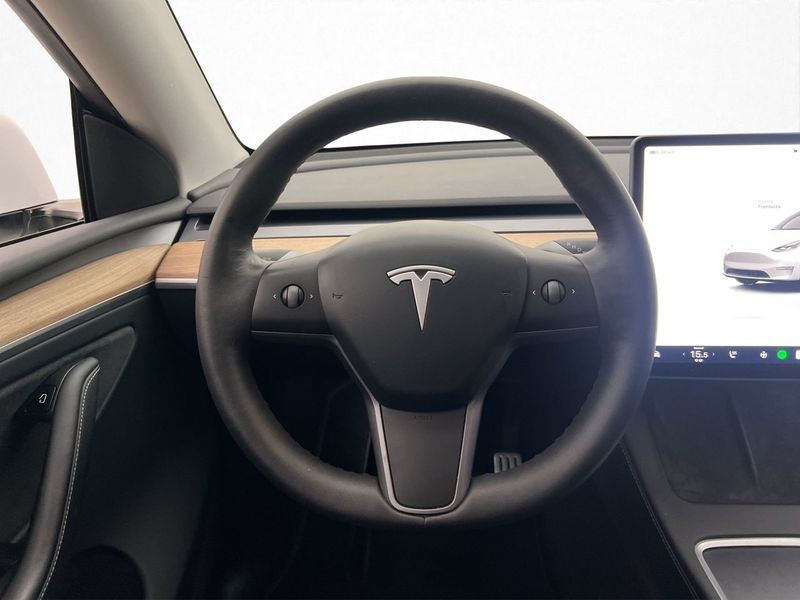 Tesla Model Y bild 14