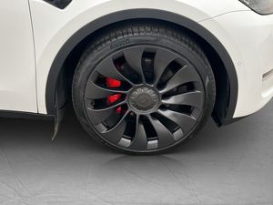 Tesla Model Y bild 35