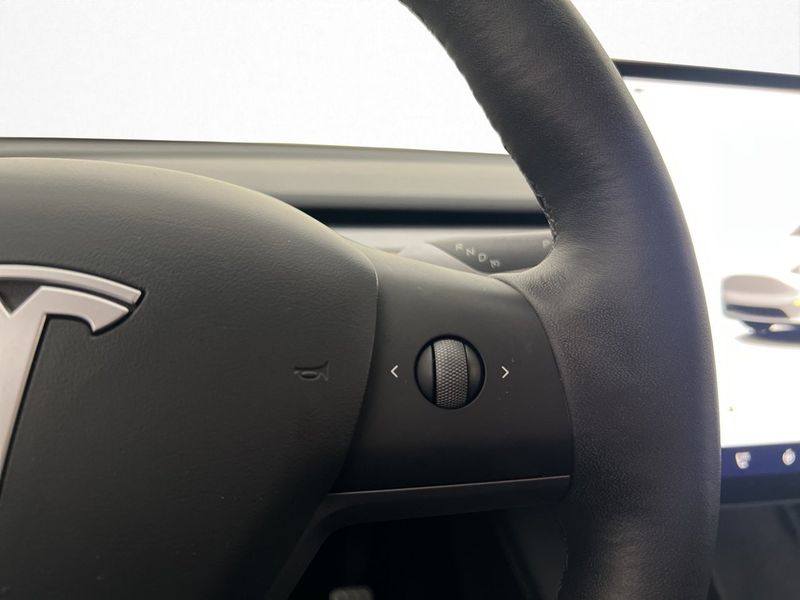 Tesla Model Y bild 20