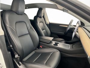 Tesla Model Y bild 15