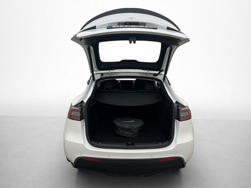 Tesla Model Y bild 30